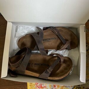 Brown Yara Leather Wrap Birkenstock, size 40